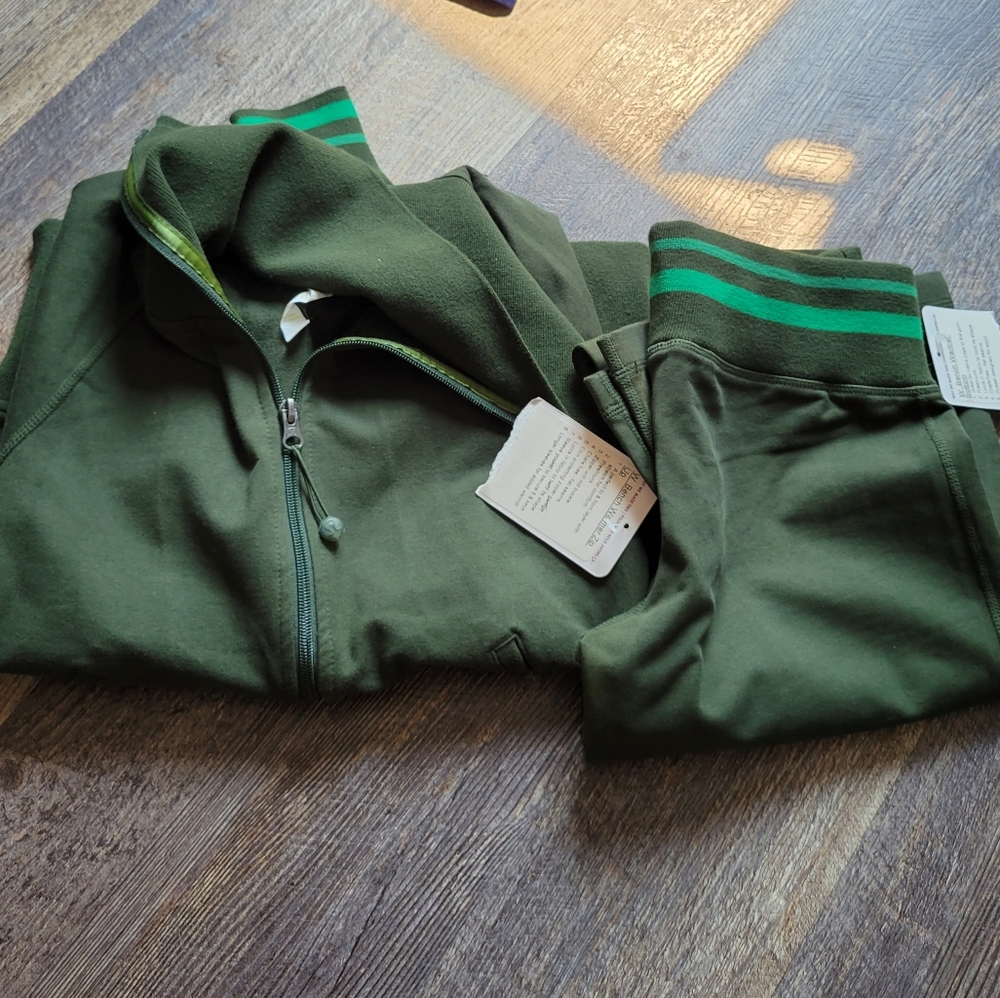 Lululemon bench warmer up set